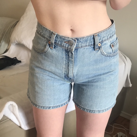 Levi Jean Shorts - Picture 2 of 4